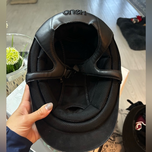 Equestrian Helmet - Picture 5 of 11